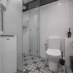 One Br Free Parking Center 아파트