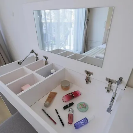 One Br Free Parking Center Apartman