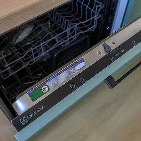 One Br Free Parking Center Apartman *