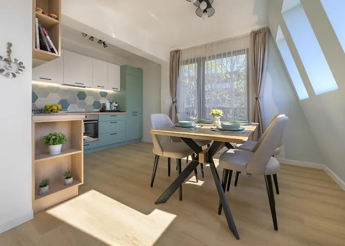 One Br Free Parking Center