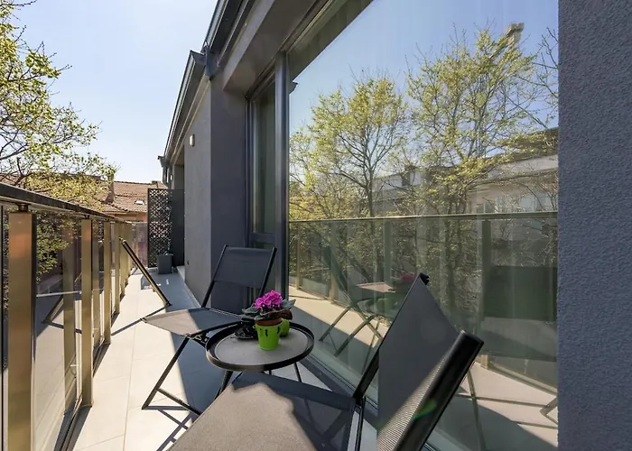 Apartament One Br Free Parking Center